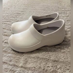 CROCS at work Women's Classic White Mules